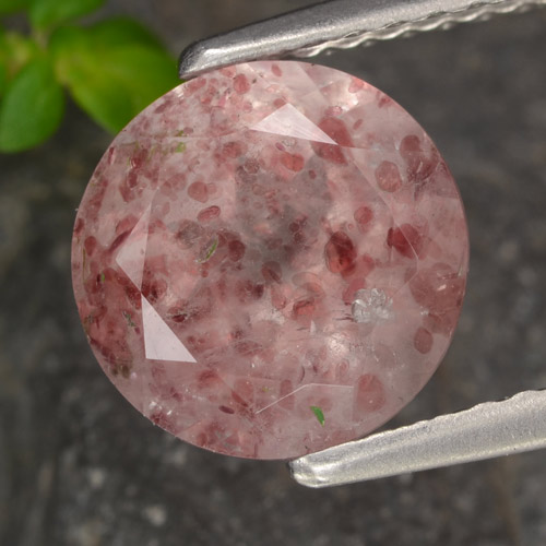 Quartz fraise rose naturelle coupe roude, 1,75 ct, translucide