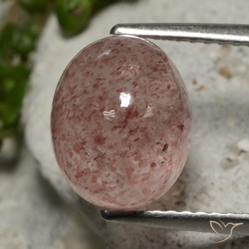 Quartz Fraise Rose foncé naturelle ovale, 4.01 ct, Translucide