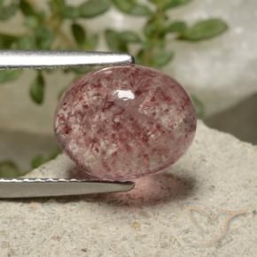 Quartz fraise Rose naturelle ovale, 3.67 ct, Translucide