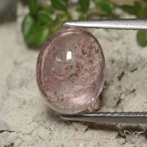 Quartz Fraise Rose clair naturelle ovale, 3.34 ct, Translucide