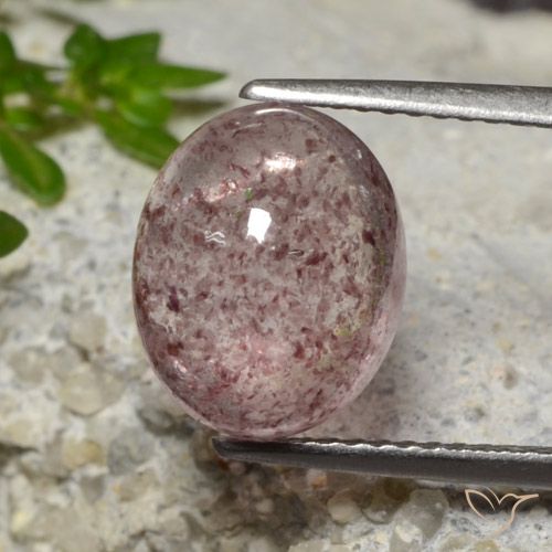 Quartz Fraise Rose moyen naturelle ovale, 4.64 ct, Translucide