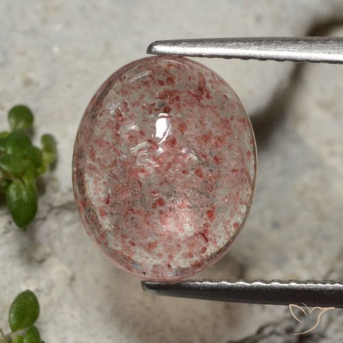 Quartz Fraise Rose moyen naturelle ovale, 4.25 ct, Translucide