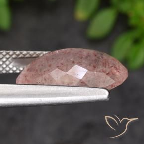 Quartz fraise Flamant rose naturelle ovale, 4.72 ct, Translucide