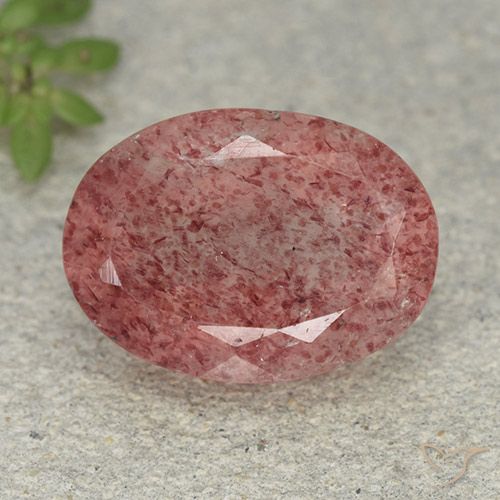 Quartz Fraise Rose naturelle ovale, 5.38 ct, Translucide