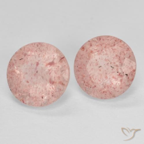 Shop natural 2.28ct Rose rose profond Quartz Fraise gems, Tour, from Russie at GemSelect. In stock, global shipping!