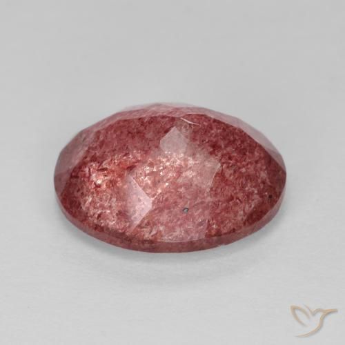Quartz fraise Rouge moyen naturelle ovale, 4.37 ct, Translucide