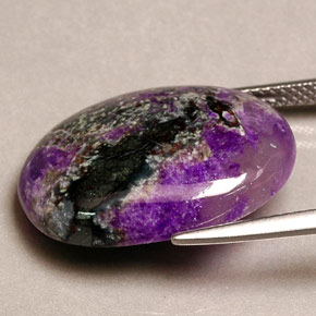 Sugilite multicolore naturelle coupe ovale, 16,51 ct, opaque