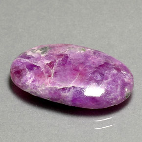 Sugilite multicolore naturelle coupe ovale, 11,75 ct, opaque