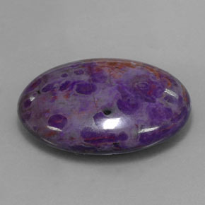 Sugilite multicolore naturelle coupe ovale, 21,13 ct, opaque