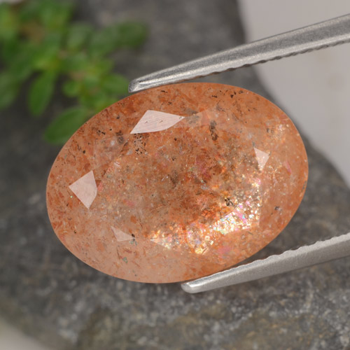 Pierre de soleil orange naturelle coupe ovale, 6,17 ct, translucide