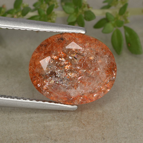 Pierre de soleil orange naturelle coupe ovale, 4,31 ct, translucide