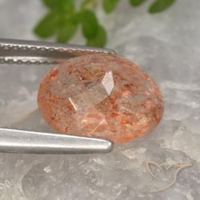 Pierre de soleil Orange moyen-léger naturelle ovale, 4.55 ct, Translucide