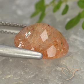 Pierre de soleil Orange rougeâtre naturelle ovale, 4.32 ct, Translucide