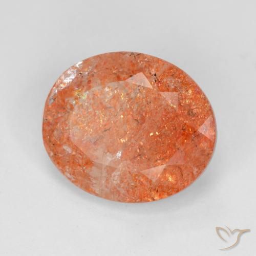 Pierre de soleil Rouge moyen naturelle ovale, 3.52 ct, Translucide