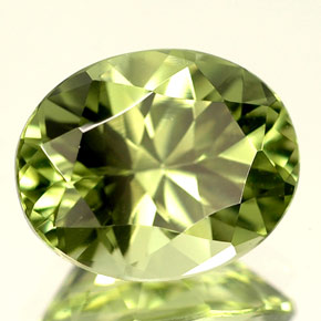 Diopside vert naturelle coupe ovale, 2,85 ct, VVS