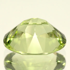 Diopside vert naturelle coupe ovale, 2,85 ct, VVS