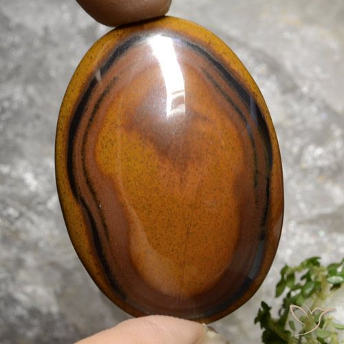 Tiger's eye marron naturelle coupe ovale, 92,65 ct, opaque