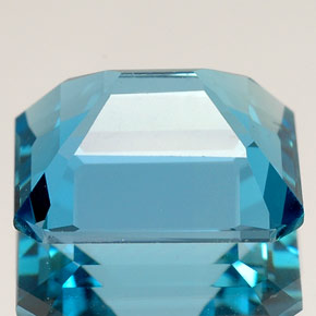 Topaze bleue naturelle taille émeraude, 5,23 ct, VS