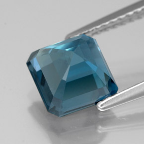 Topaze bleue naturelle taille émeraude, 2,62 ct, VVS