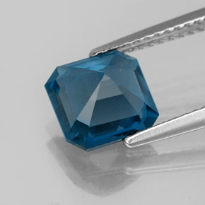 Topaze bleue naturelle taille émeraude, 2,41 ct, VVS