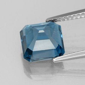 Topaze bleue naturelle taille émeraude, 3,17 ct, VVS