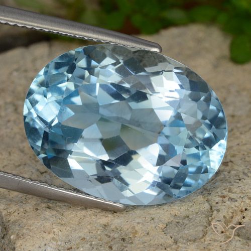 Topaze Bleu Suisse naturelle ovale, 22.93 ct, VVS-VS