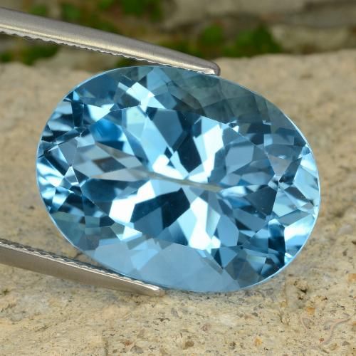 Topaze Bleu Suisse naturelle ovale, 22.63 ct, VVS