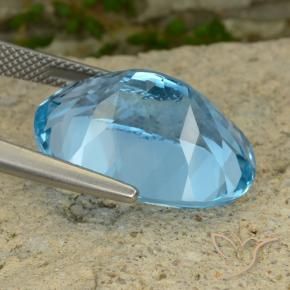 Topaze Bleu Suisse naturelle ovale, 22.63 ct, VVS