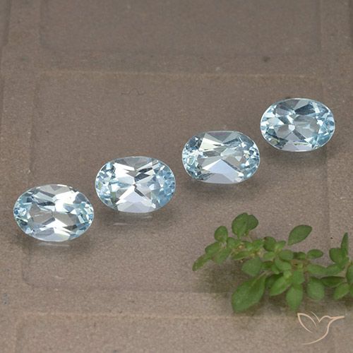 3.76ctw Naturel Bleu ciel Topaze, ovale, VVS-VS