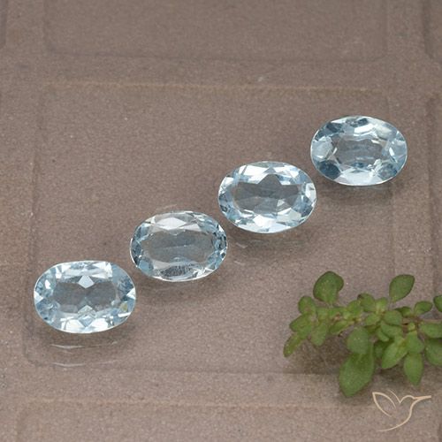 3.69ctw Naturel Bleu ciel Topaze, ovale, VVS-VS