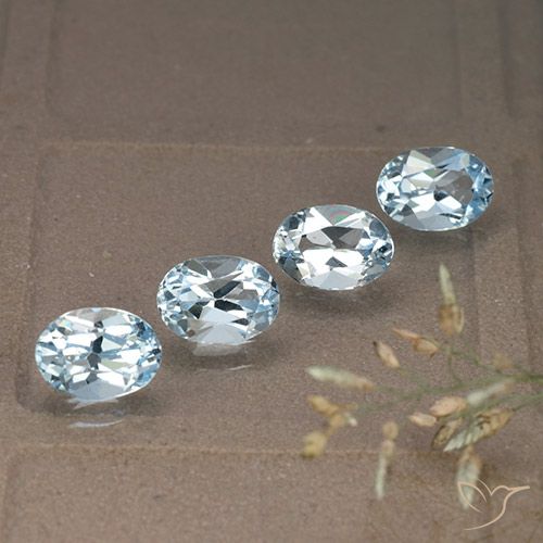 Shop natural 4.37ct Bleu Suisse Topaze gems, ovale, from Brésil at GemSelect. In stock, global shipping!