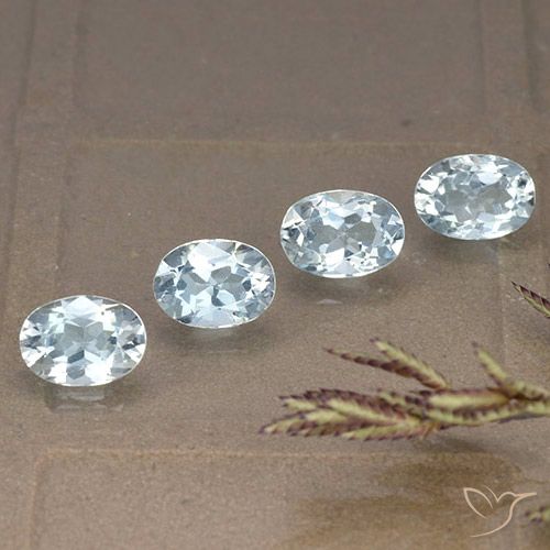 4.44ctw Naturel Bleu ciel Topaze, ovale, VVS-VS