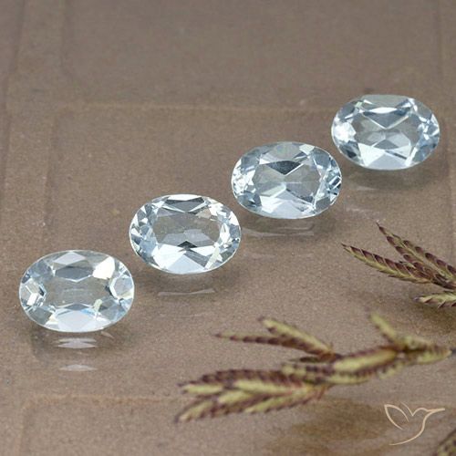 3.72ctw Naturel Bleu ciel Topaze, ovale, VVS-VS