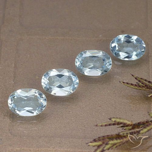 3.84ctw Naturel Bleu ciel Topaze, ovale, VVS-VS