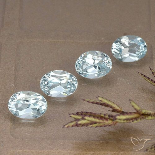 4.43ctw Naturel Bleu ciel Topaze, ovale, VVS-VS