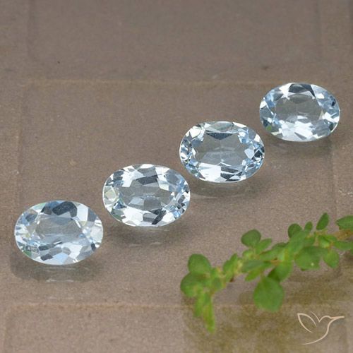 3.72ctw Naturel Bleu ciel Topaze, ovale, VVS-VS