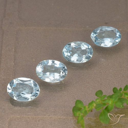 3.43ctw Naturel Bleu ciel Topaze, ovale, VVS-VS