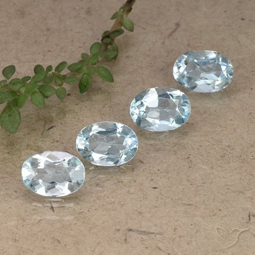 3.84ctw Naturel Bleu ciel Topaze, ovale, VVS-VS