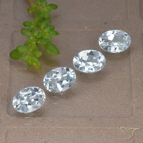 3.70ctw Naturel Bleu ciel Topaze, ovale, VVS-VS