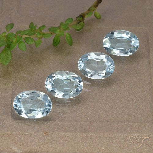 3.74ctw Naturel Bleu ciel Topaze, ovale, VVS-VS