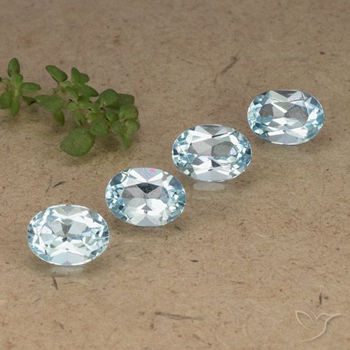 3.97ctw Naturel Bleu ciel Topaze, ovale, VVS-VS