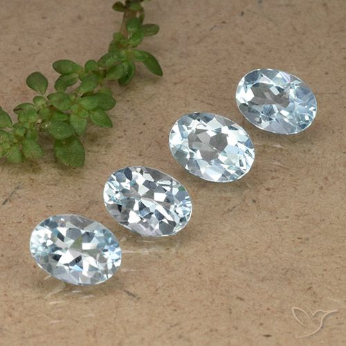 3.69ctw Naturel Bleu ciel Topaze, ovale, VVS-VS