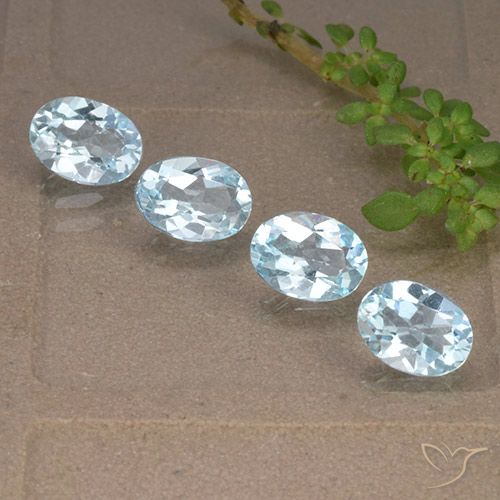 3.28ctw Naturel Bleu ciel Topaze, ovale, VVS-VS