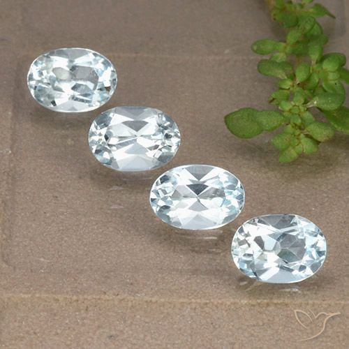 4.02ctw Naturel Bleu ciel Topaze, ovale, VVS-VS
