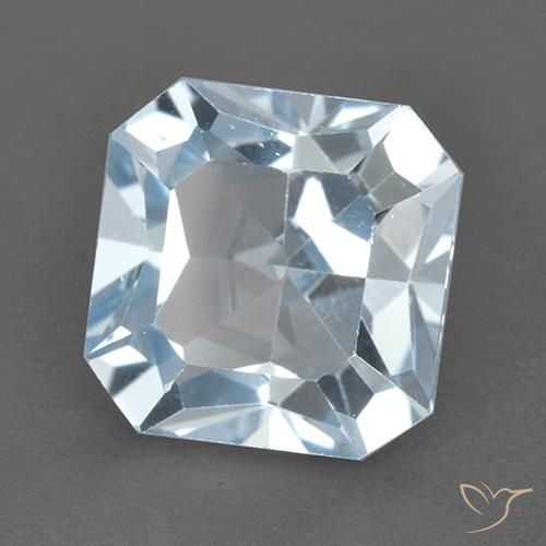 Topaze Bleu ciel naturelle Octogone / coupe Émeraude, 5.79 ct, VVS-VS