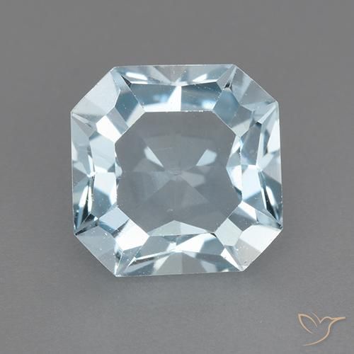 Topaze Bleu ciel naturelle Taille émeraude, 3.13 ct, VVS