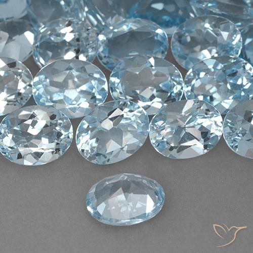 Topaze Bleu ciel naturelle ovale, 2.31 ct, VVS-VS