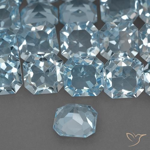 Topaze Bleu ciel naturelle Octogone / coupe Émeraude, 4.21 ct, VVS-VS