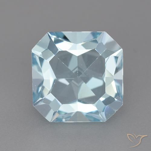 4.23ct Naturel Bleu ciel Topaze, Taille émeraude, VVS