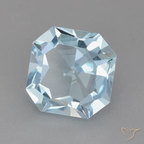 Topaze Bleu ciel naturelle Octogone / coupe Émeraude, 3.94 ct, VVS-VS